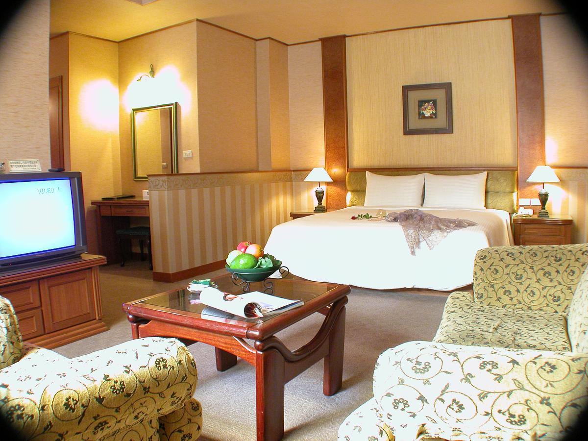 Park Motel Chiayi Exterior foto