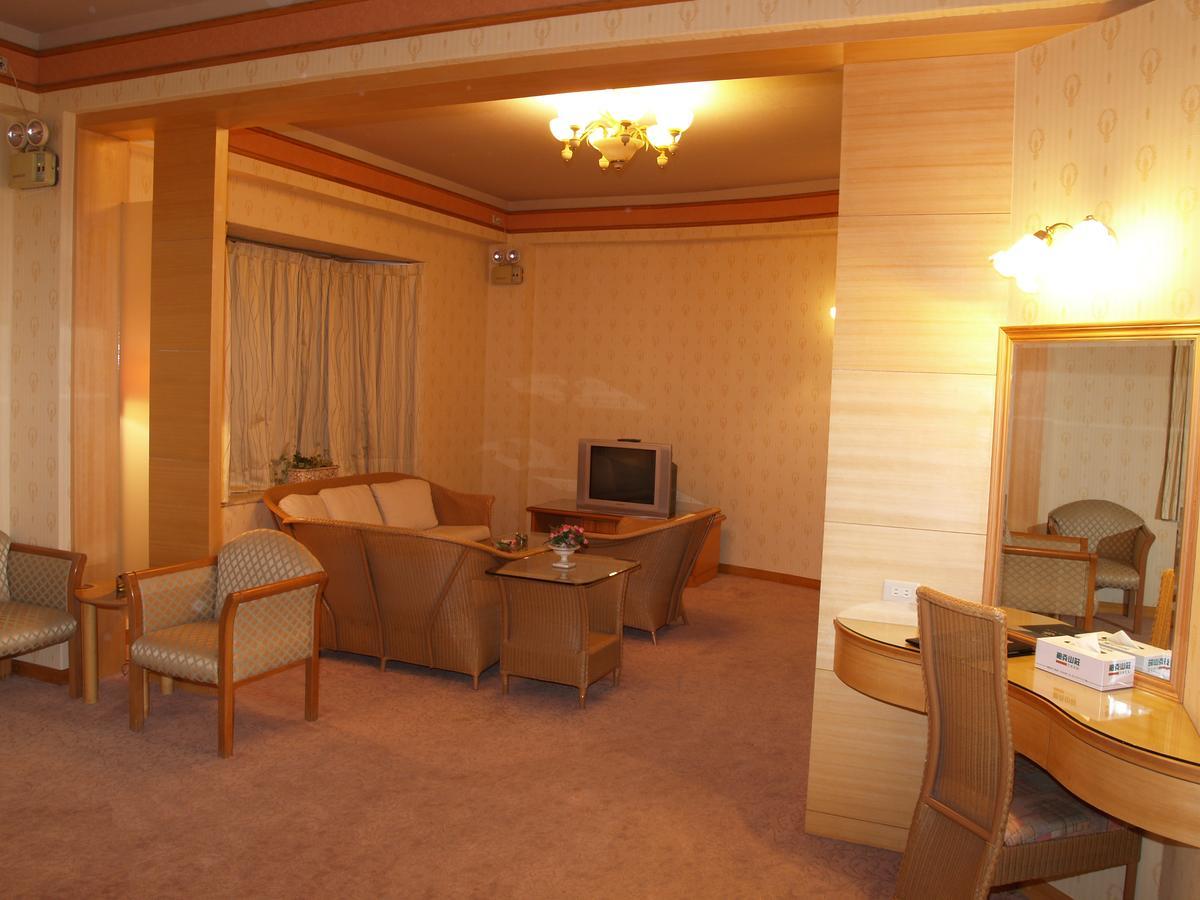 Park Motel Chiayi Exterior foto