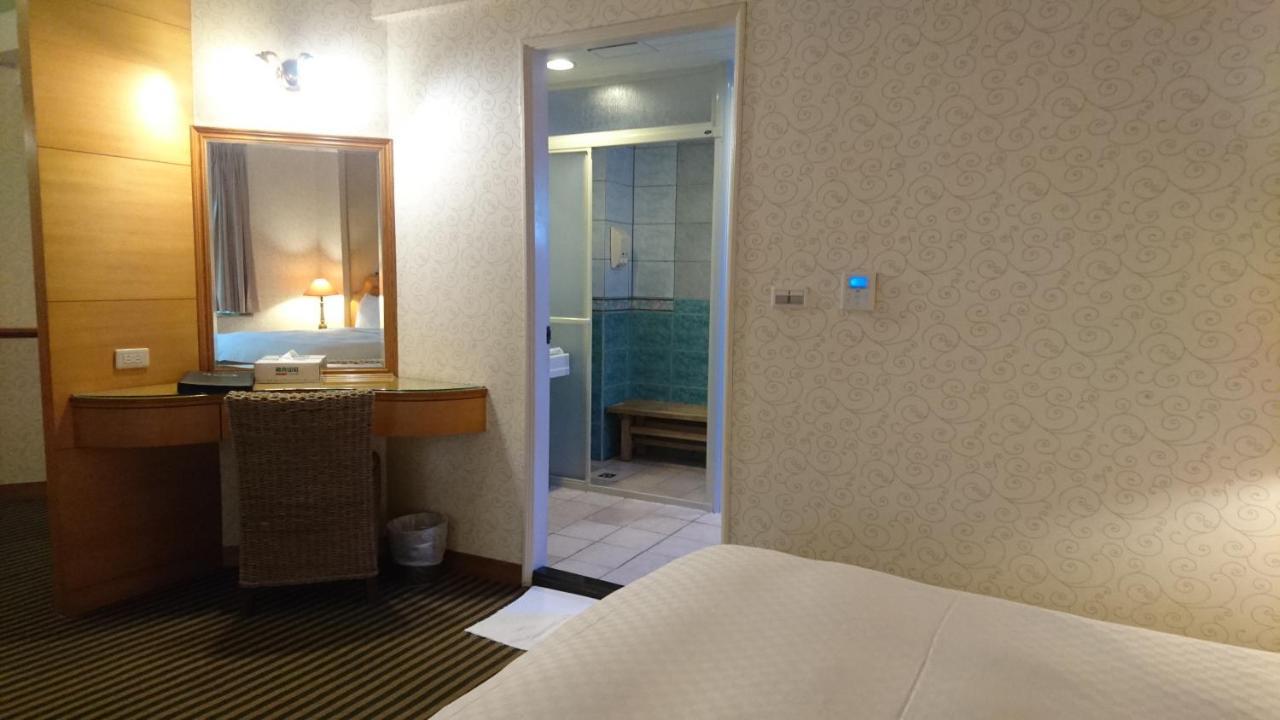 Park Motel Chiayi Exterior foto