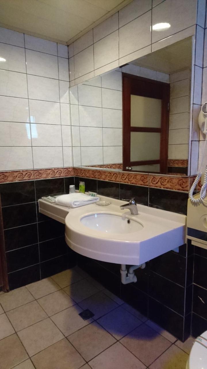 Park Motel Chiayi Exterior foto